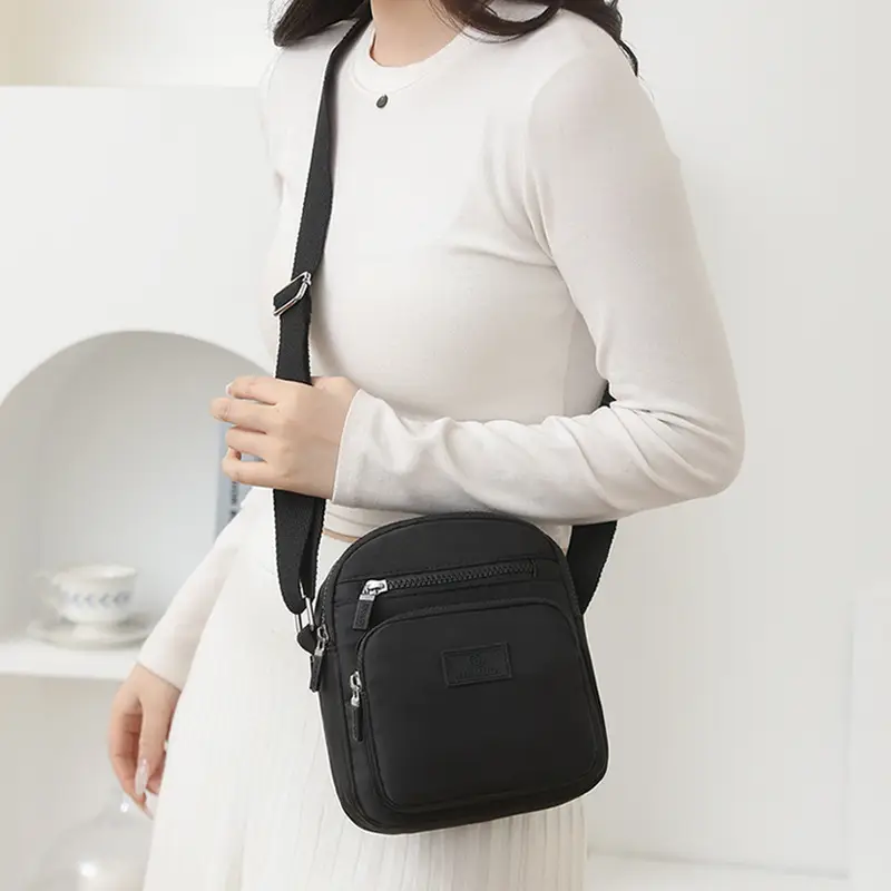 2026 Red Shoulder Bag for Middle-Aged Moms with Large Capacity - Image 12