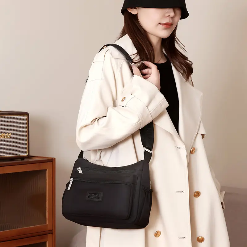2026 New Nylon Crossbody Bag for Middle-Aged Moms - Image 9