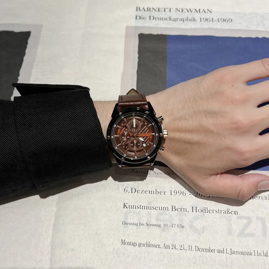 Men's Luminous Quartz Watch with Live Broadcast Display - Image 3