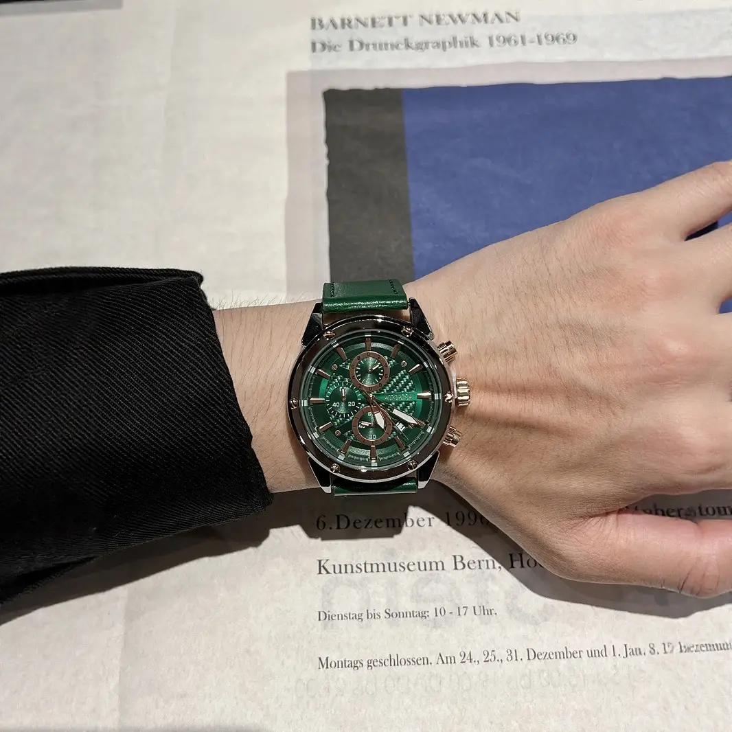 Men's Luminous Quartz Watch with Live Broadcast Display - Image 4