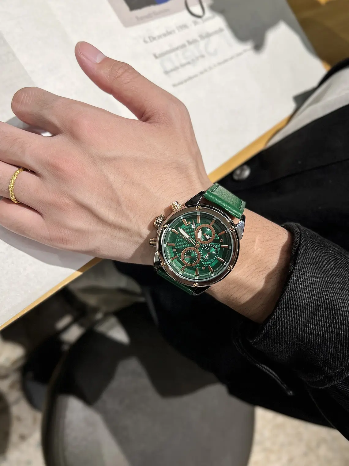 Men's Luminous Quartz Watch with Live Broadcast Display — feature 11
