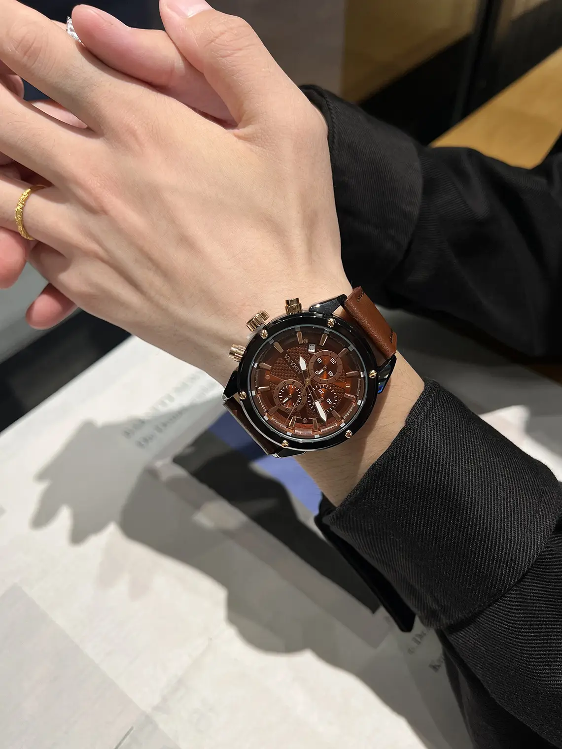 Men's Luminous Quartz Watch with Live Broadcast Display — feature 14