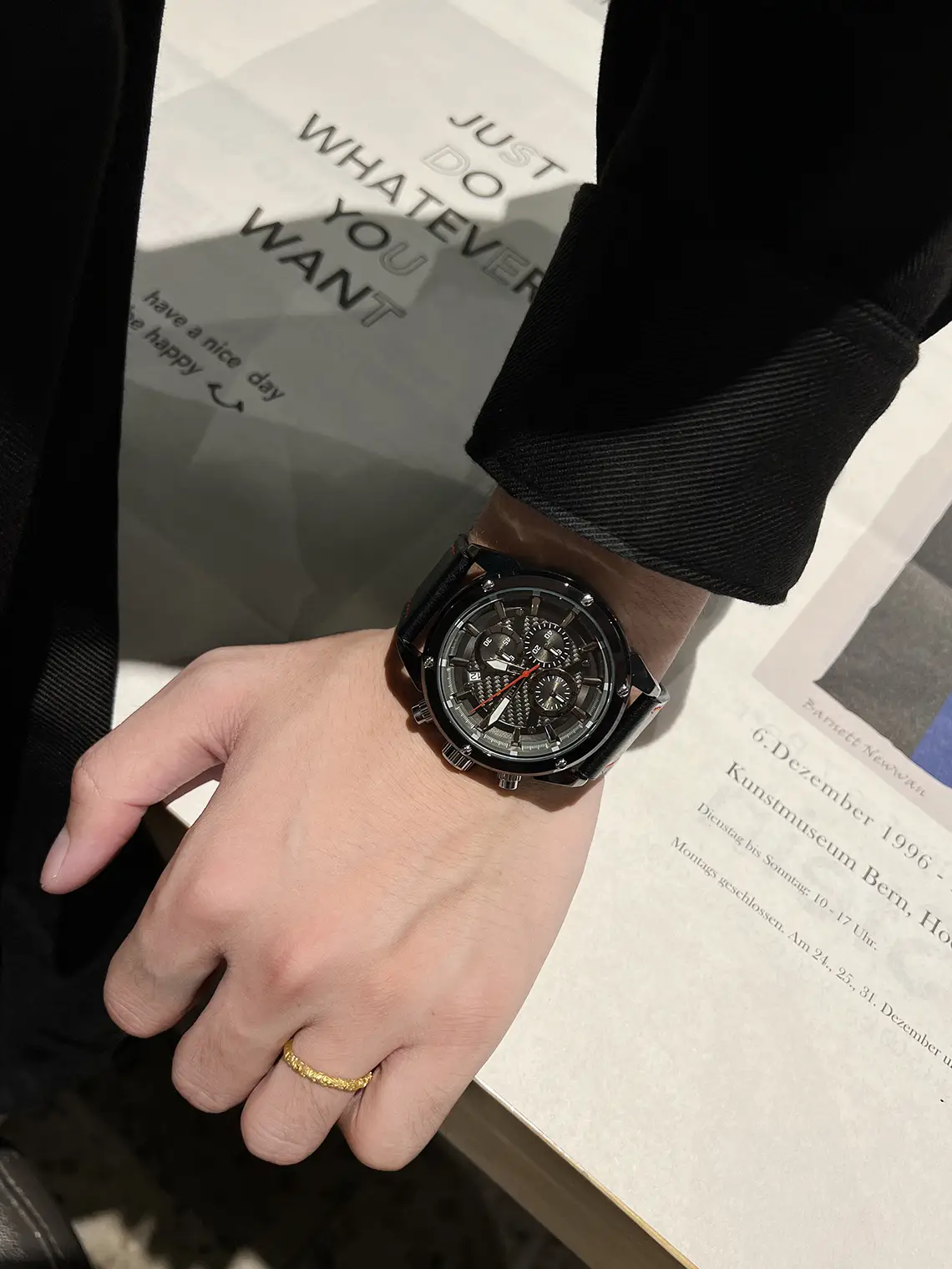 Men's Luminous Quartz Watch with Live Broadcast Display — feature 19