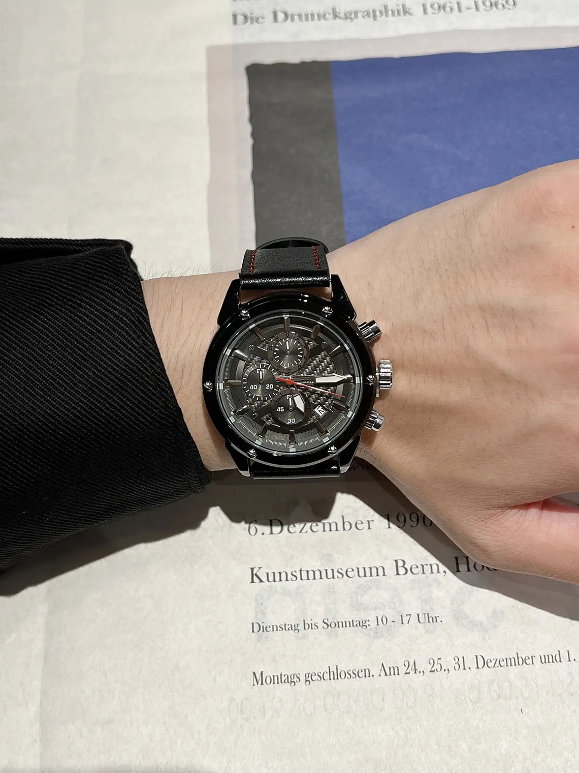 Men's Luminous Quartz Watch with Live Broadcast Display — feature 5