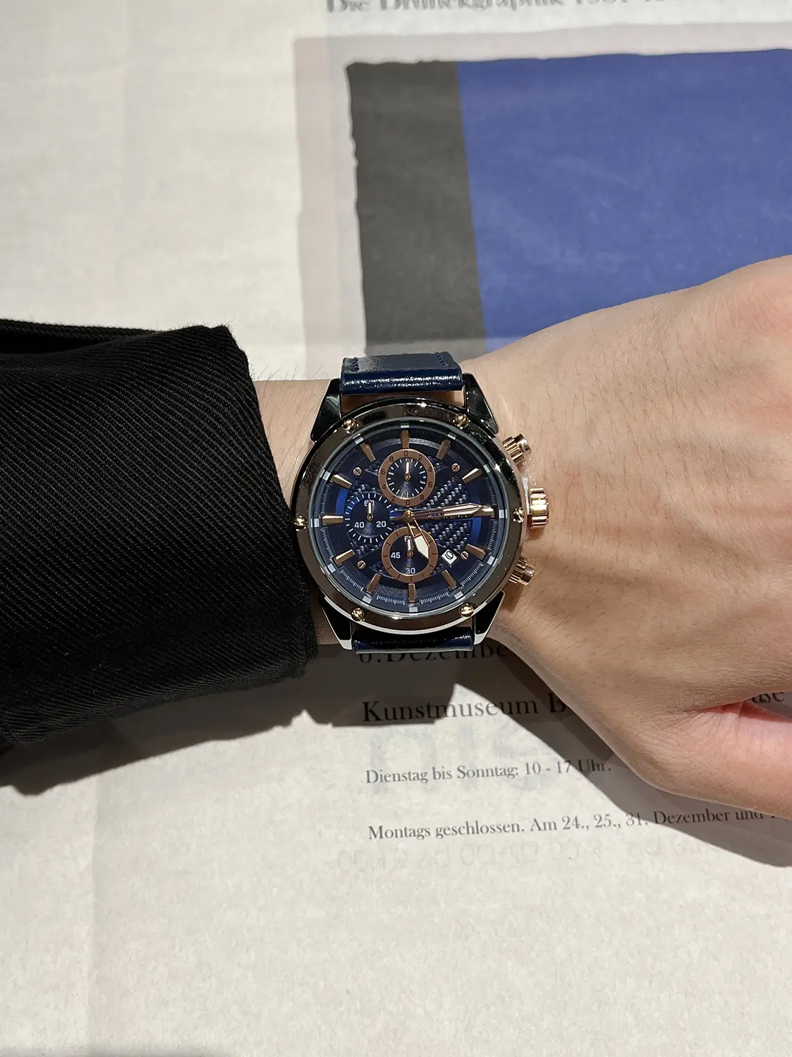 Men's Luminous Quartz Watch with Live Broadcast Display — feature 7