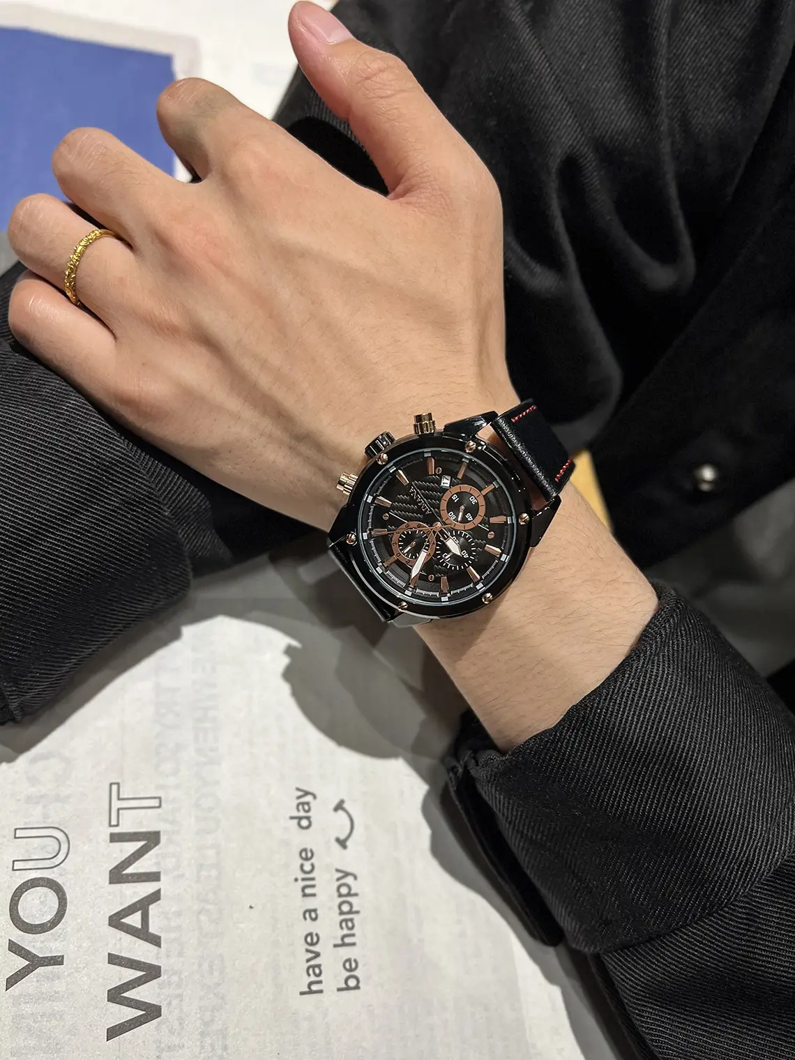 Men's Luminous Quartz Watch with Live Broadcast Display — feature 9