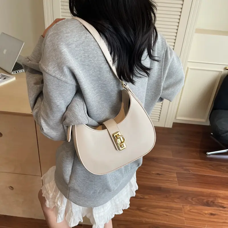 Red Saddle Bag Women 2025 New Arrival - Image 8