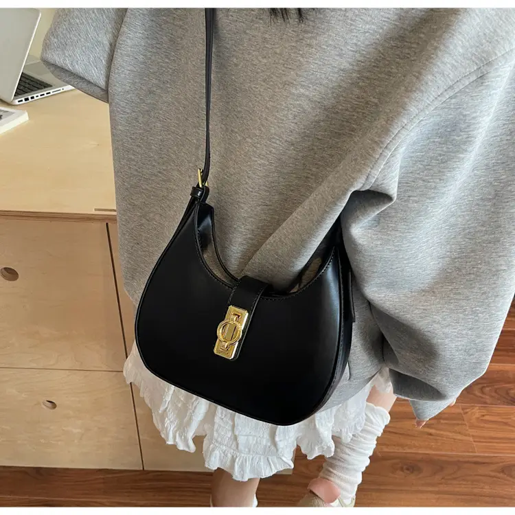 Red Saddle Bag Women 2025 New Arrival — feature 12