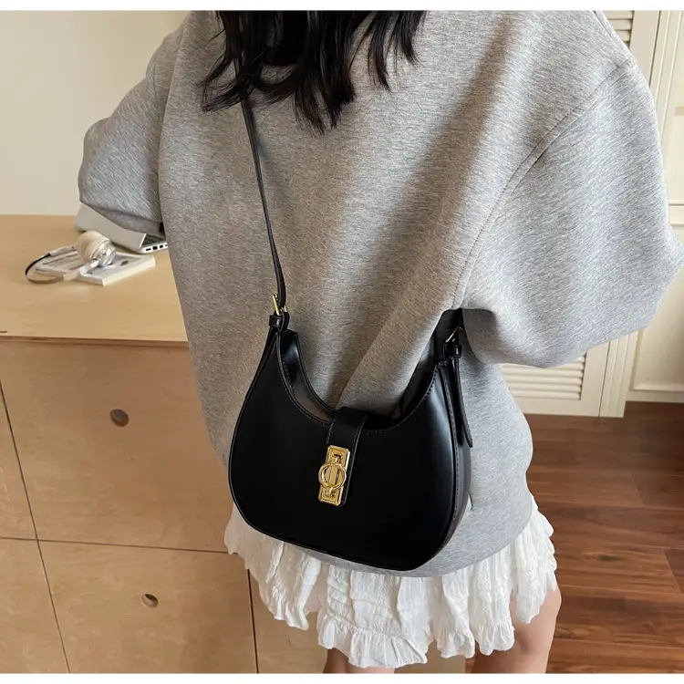 Red Saddle Bag Women 2025 New Arrival — feature 14