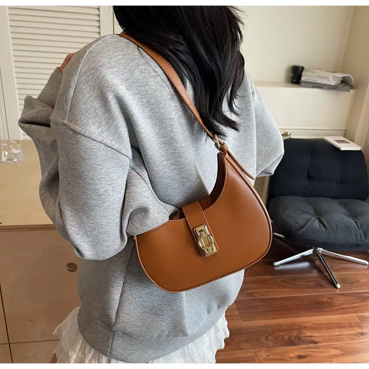 Red Saddle Bag Women 2025 New Arrival — feature 16