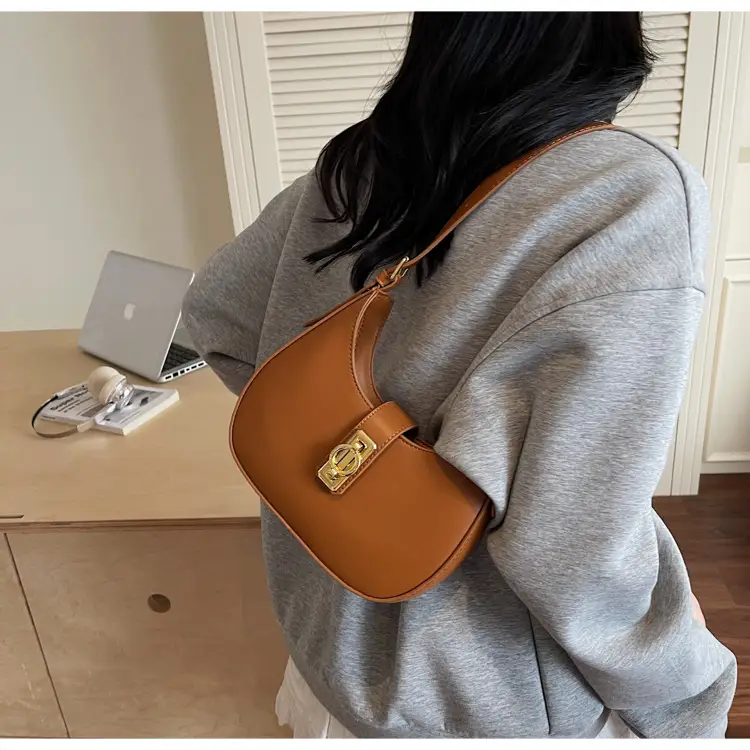 Red Saddle Bag Women 2025 New Arrival — feature 17