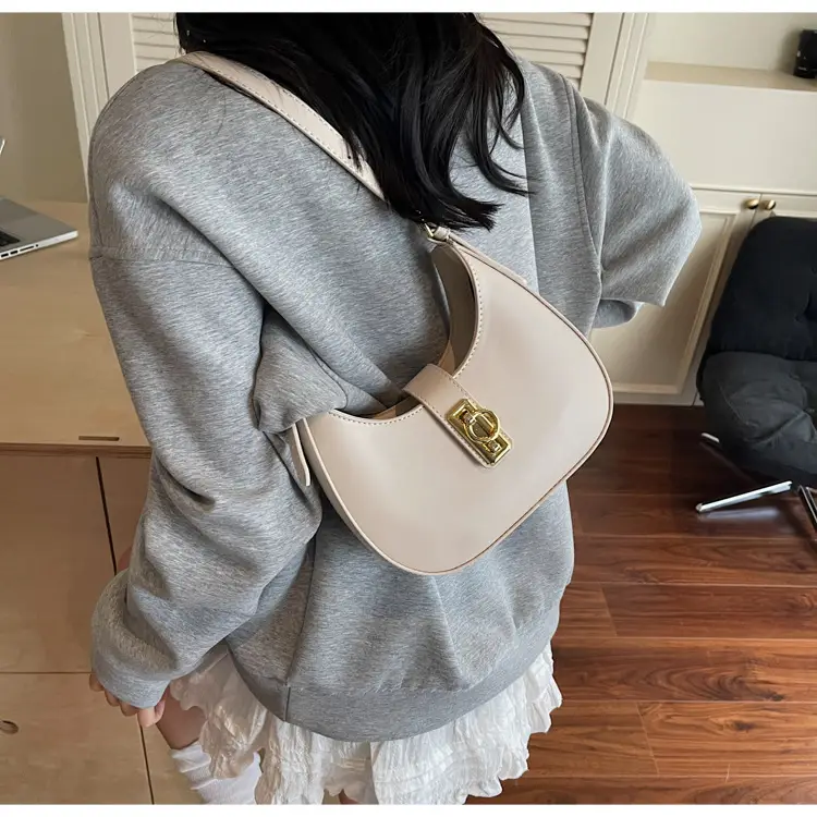 Red Saddle Bag Women 2025 New Arrival — feature 22