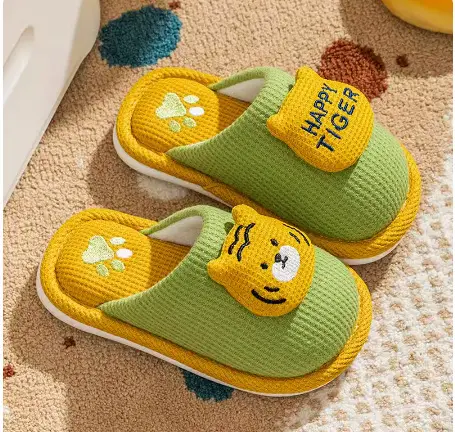 Baby Cotton Slippers Cute Children's Cotton Slippers 1-3 Years Old Winter Warm Shoes Non-Slip Lightweight Cartoon Girls' Slippers Wholesale