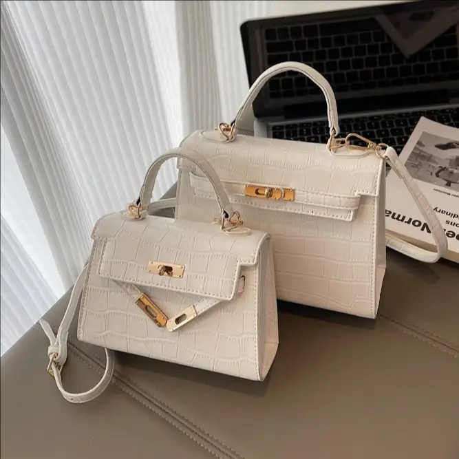 Stylish White Crossbody Bag Set for Women - Image 5
