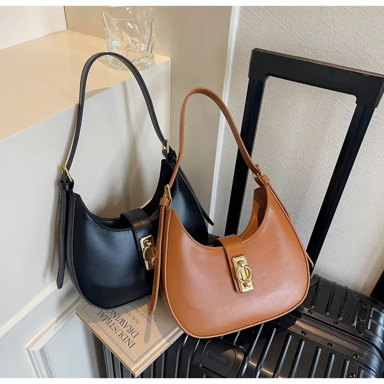 Women's Large Capacity Underarm Bag Brown Leather — feature 15