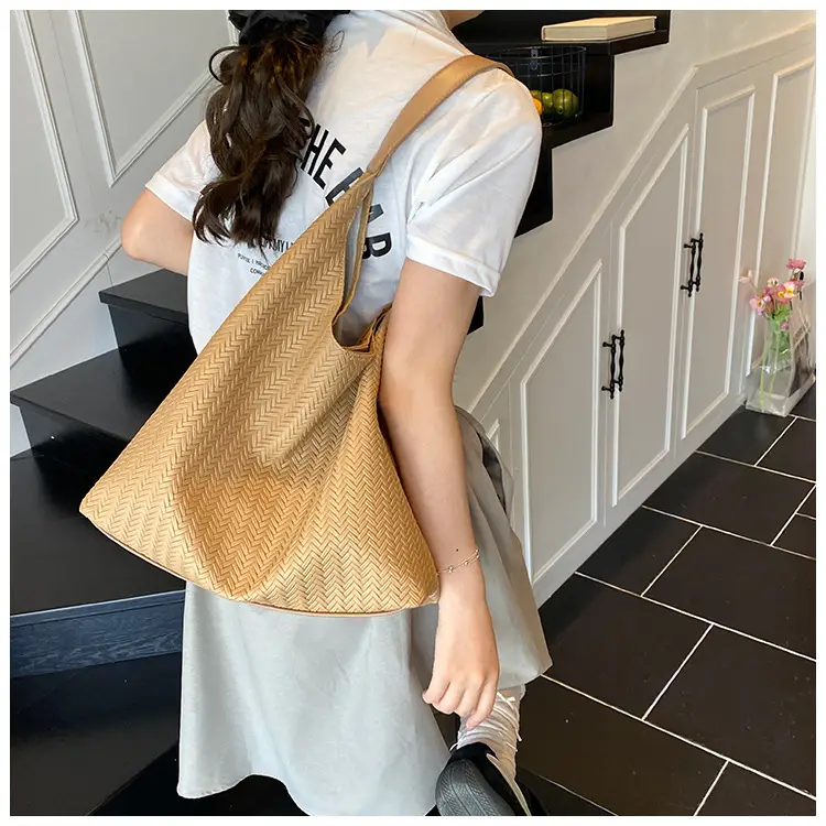 Korean Niche Tan Shoulder Bag Large Capacity — feature 7