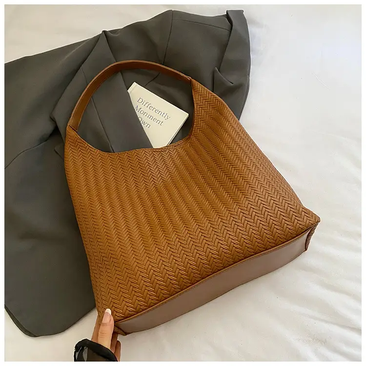 Korean Niche Tan Shoulder Bag Large Capacity - Image 2