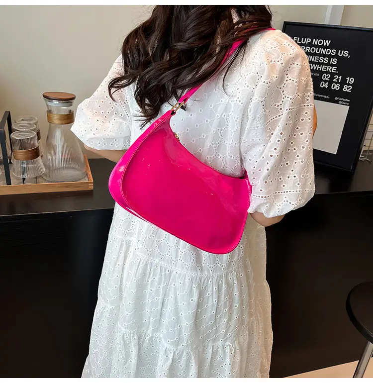 Retro Red Patent Leather Shoulder Bag 2025 — feature 17