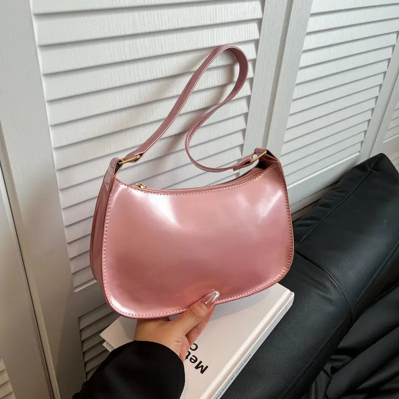 Retro Red Patent Leather Shoulder Bag 2025 - Image 4