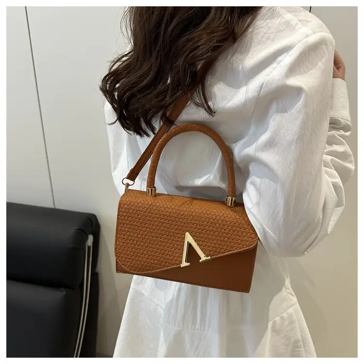 Minimalist Square Shoulder Bag for Women 2025 — feature 11