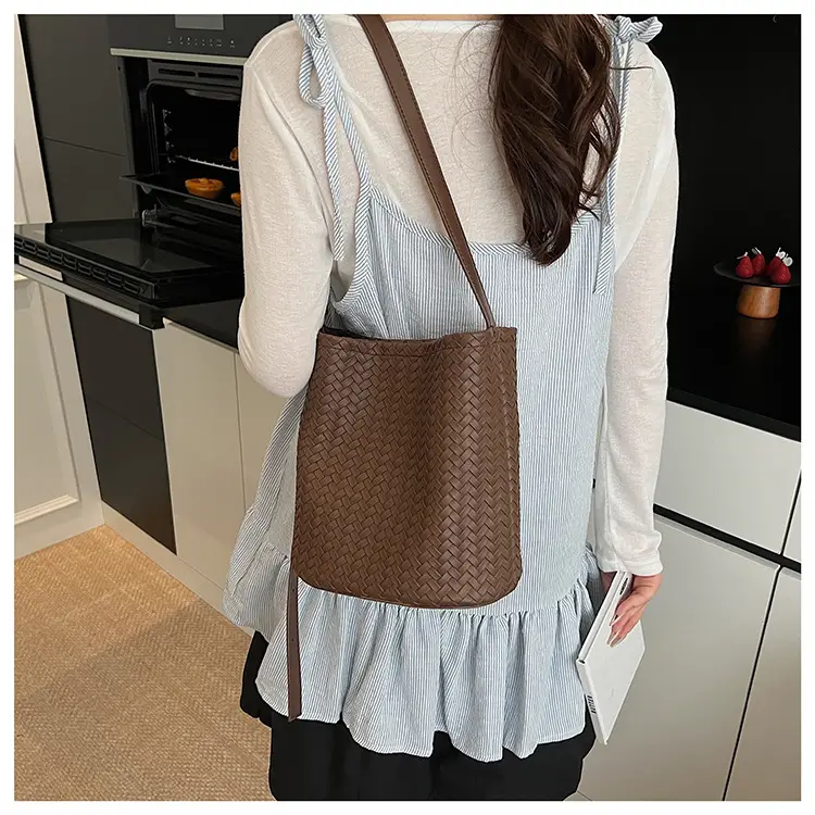 Red Woven Crossbody Bag for Women Summer Commute — feature 18