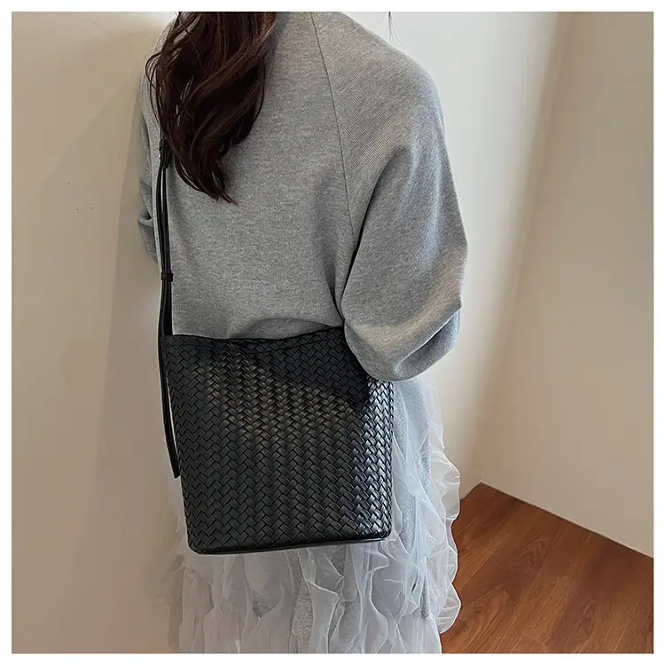 Red Woven Crossbody Bag for Women Summer Commute — feature 25