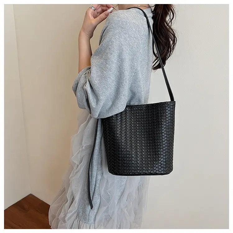 Red Woven Crossbody Bag for Women Summer Commute — feature 28