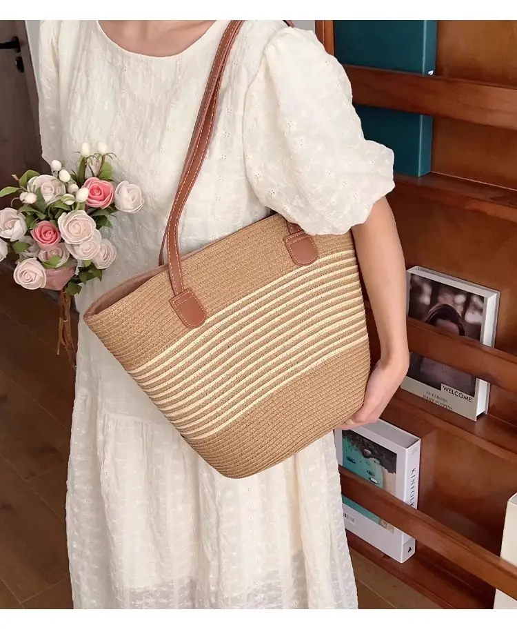 Women's Woven Straw Shoulder Bag Large Capacity — feature 13