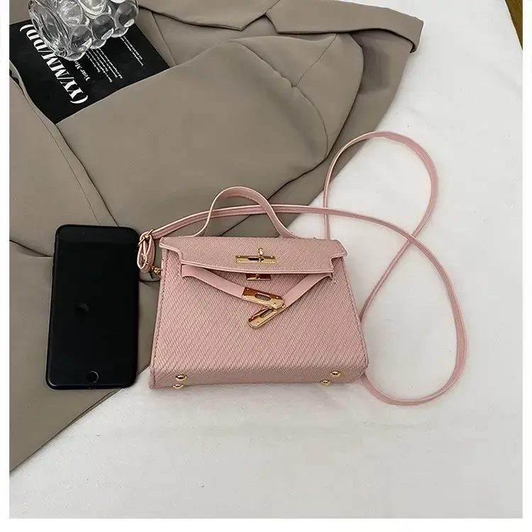 Niche High-End Textured Crossbody Bag White Gold — feature 10