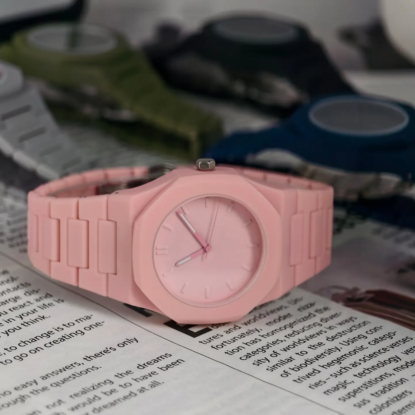 Pink High-End Women's Quartz Watch 2025 — feature 1