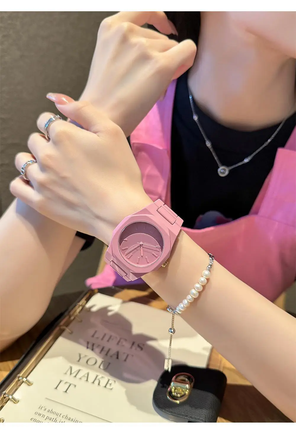 Pink High-End Women's Quartz Watch 2025 — feature 2