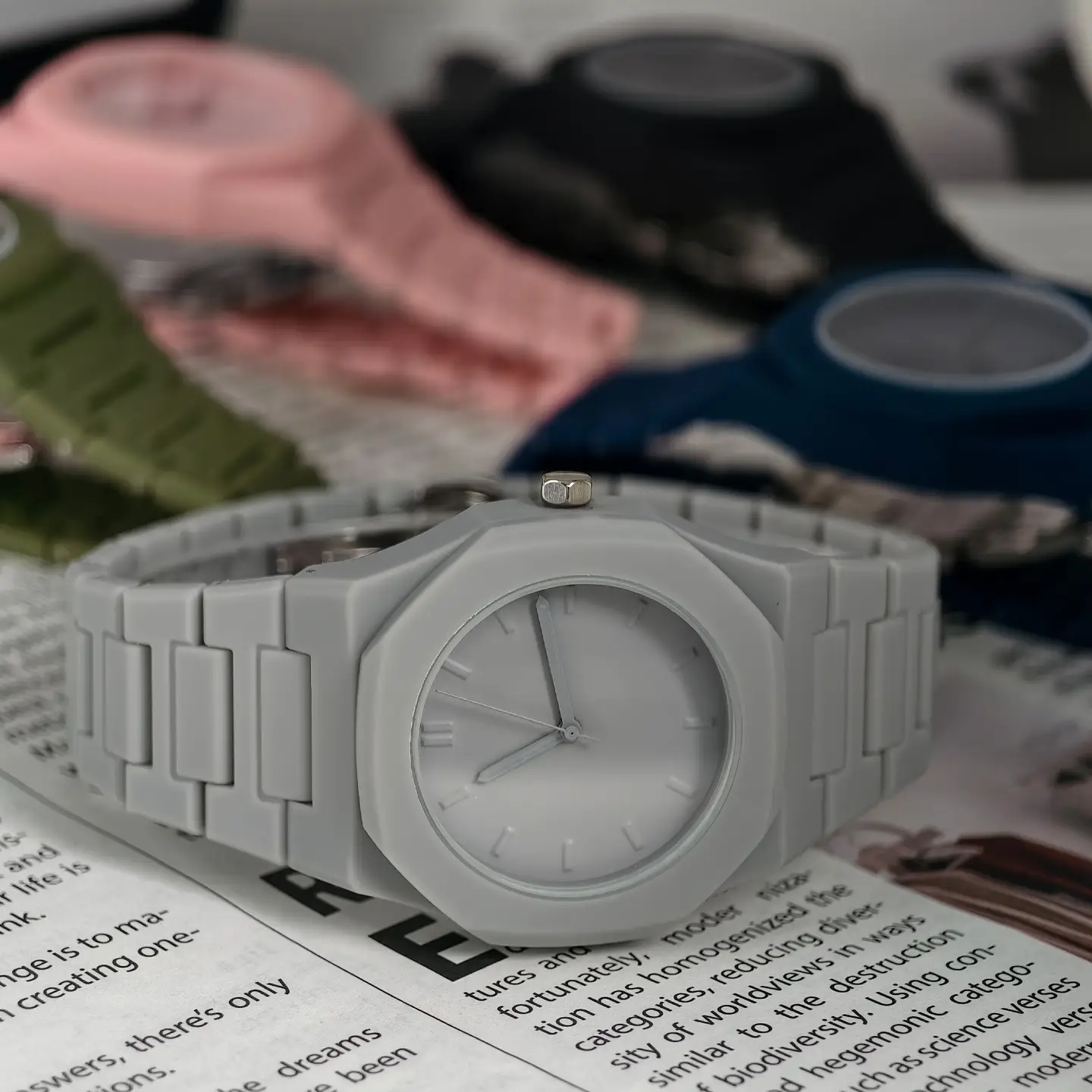 Pink High-End Women's Quartz Watch 2025 — feature 3