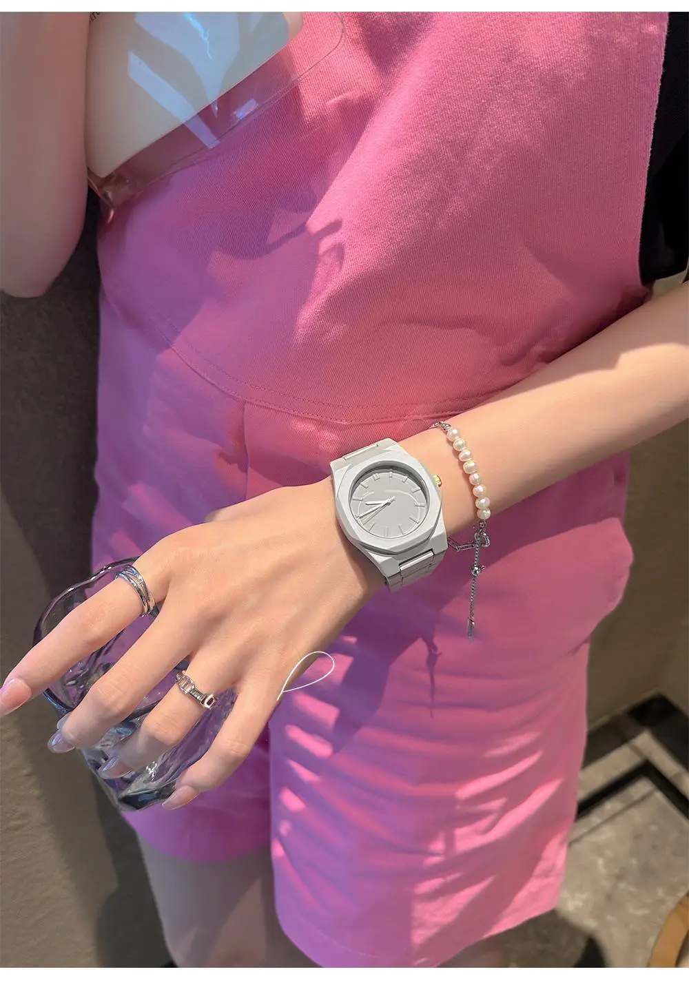 Pink High-End Women's Quartz Watch 2025 — feature 6
