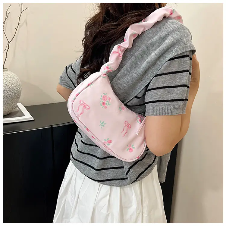 Black Floral Shoulder Bag for Women High-Looking Design — feature 17