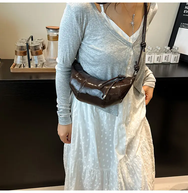 Retro Brown Croc Patch Bag 2025 New Style — feature 14