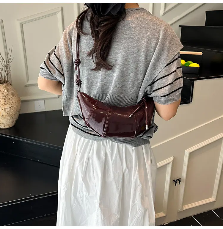 Retro Brown Croc Patch Bag 2025 New Style — feature 19