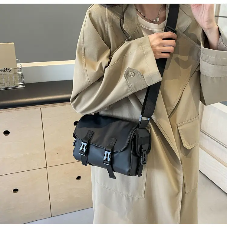 2025 Large Capacity Casual Shoulder Bag Black Japanese Trendy — feature 15