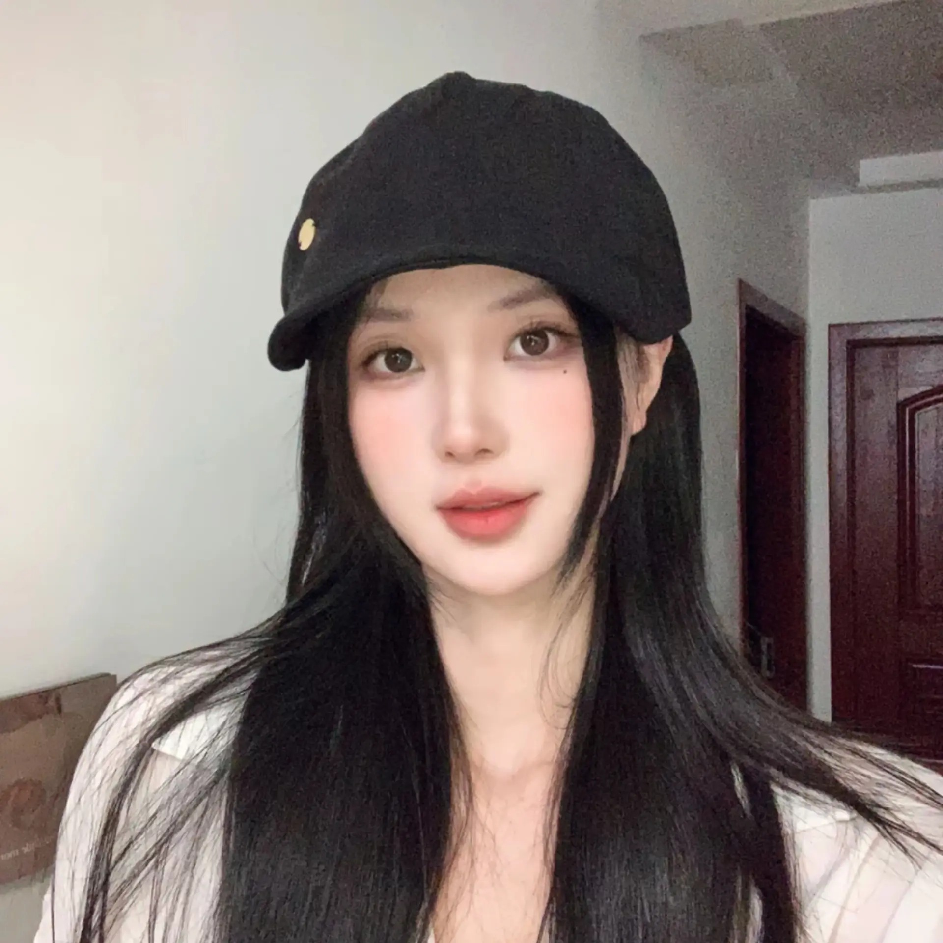 Women Black Duckbill Cap Sunglasses Set - Image 6