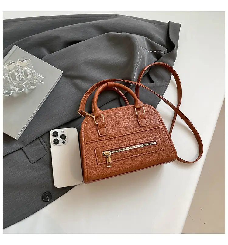 Black Leather Shoulder Bag for Women 2026 — feature 12