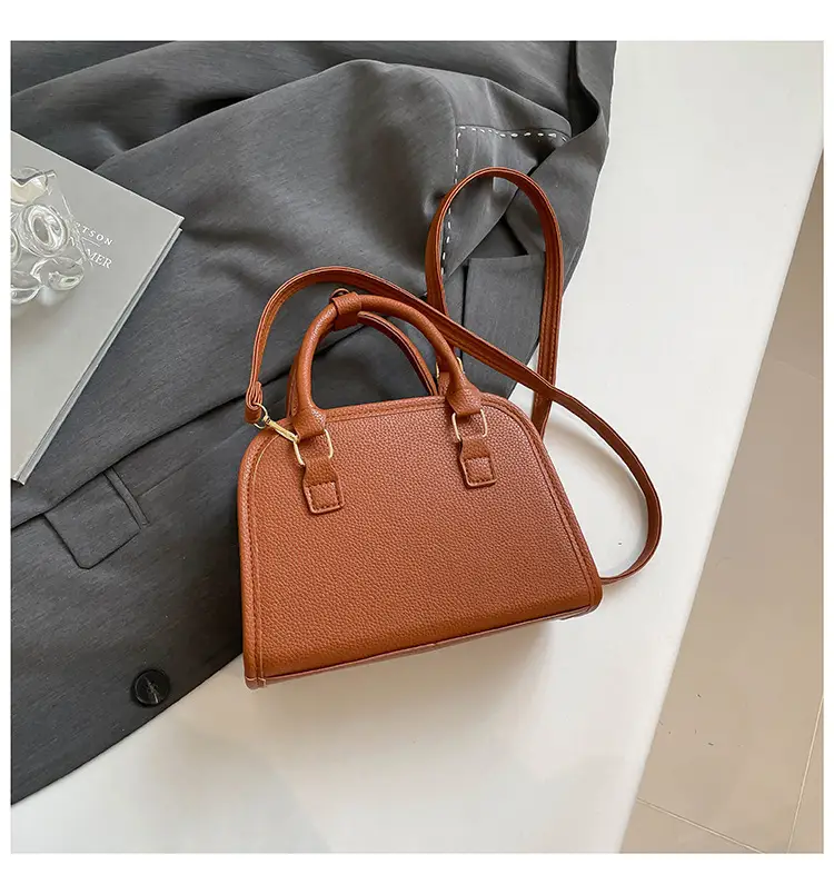 Black Leather Shoulder Bag for Women 2026 — feature 13