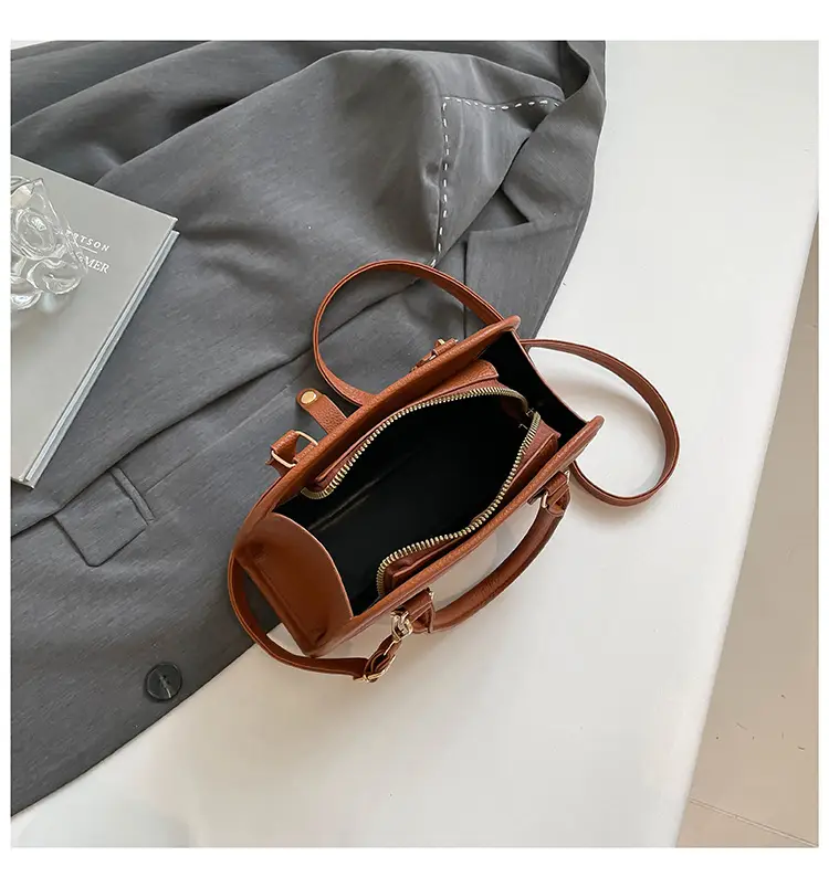 Black Leather Shoulder Bag for Women 2026 — feature 14