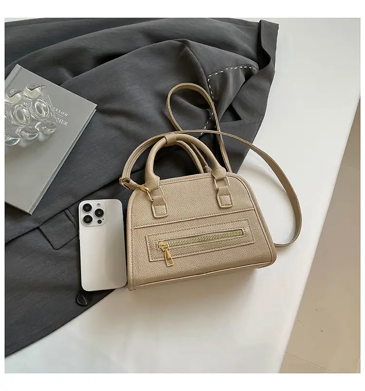 Black Leather Shoulder Bag for Women 2026 — feature 15