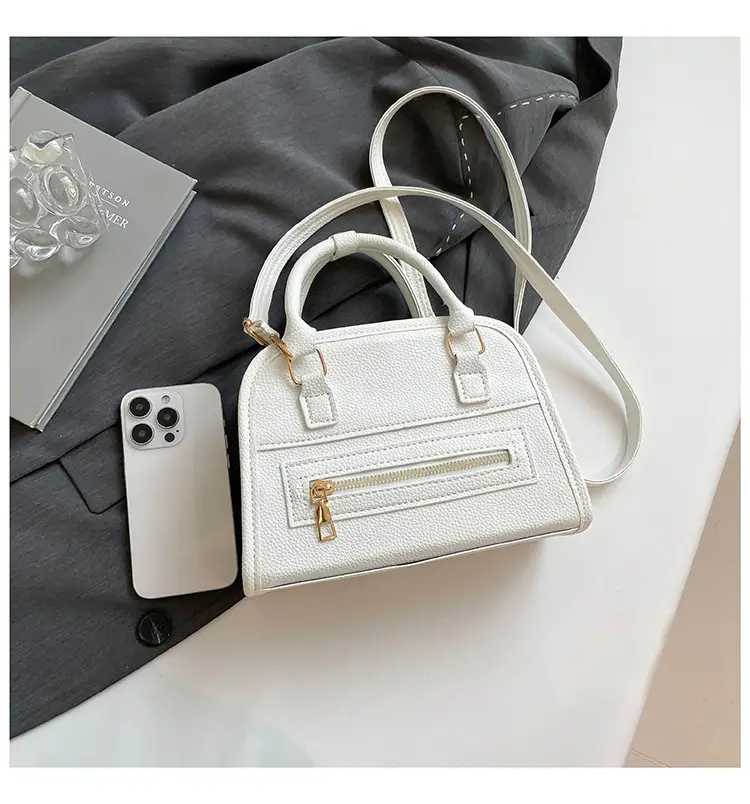 Black Leather Shoulder Bag for Women 2026 — feature 24