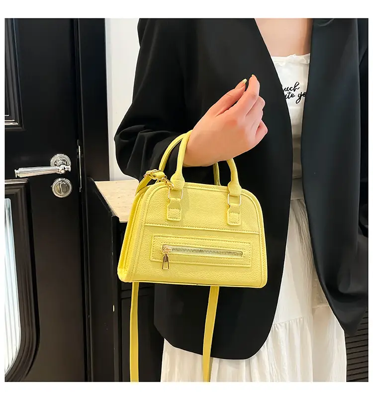 Black Leather Shoulder Bag for Women 2026 — feature 7
