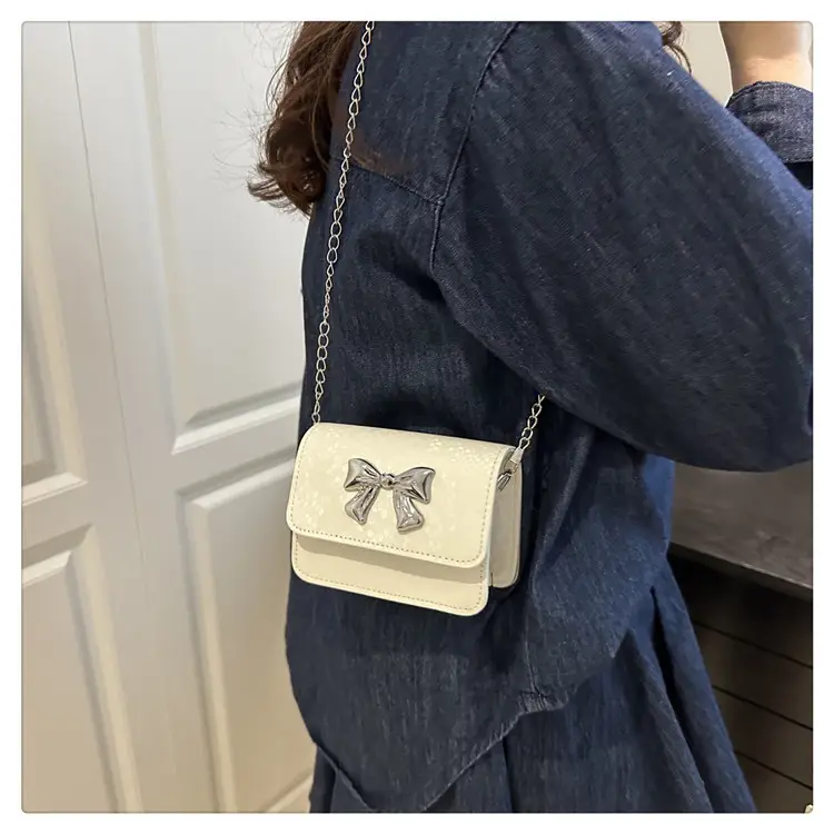 White Korean Style Mini Bag with Bow Chain — feature 12