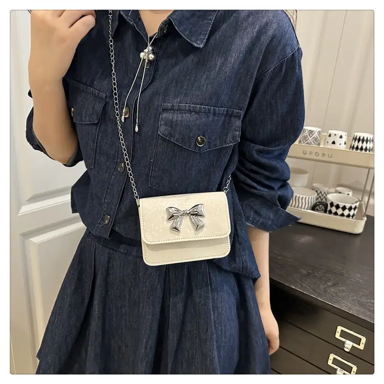 White Korean Style Mini Bag with Bow Chain — feature 13