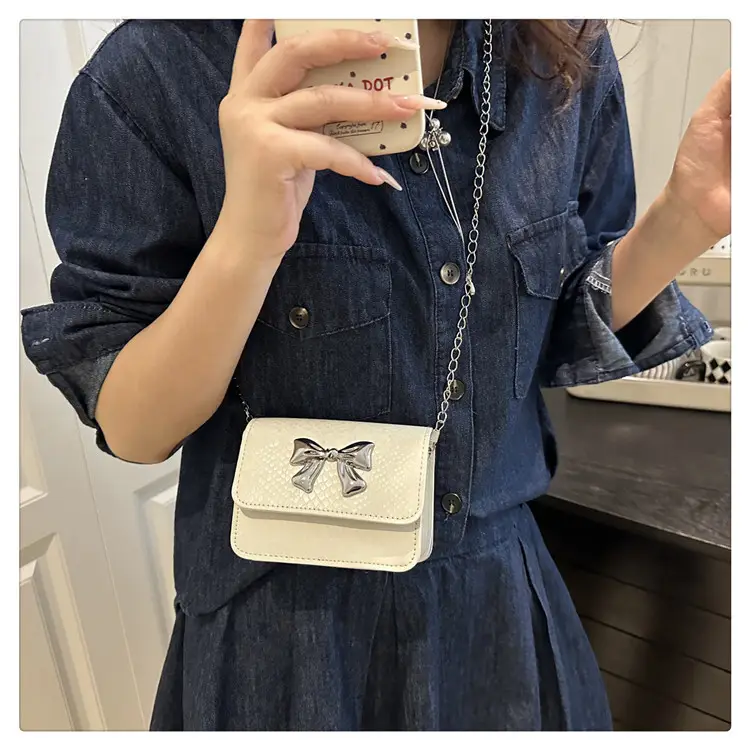 White Korean Style Mini Bag with Bow Chain — feature 14