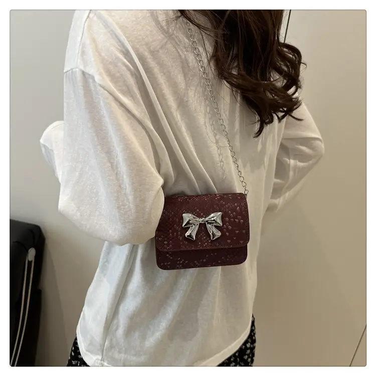 White Korean Style Mini Bag with Bow Chain — feature 16