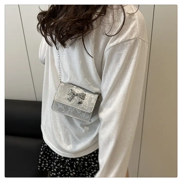 White Korean Style Mini Bag with Bow Chain — feature 19