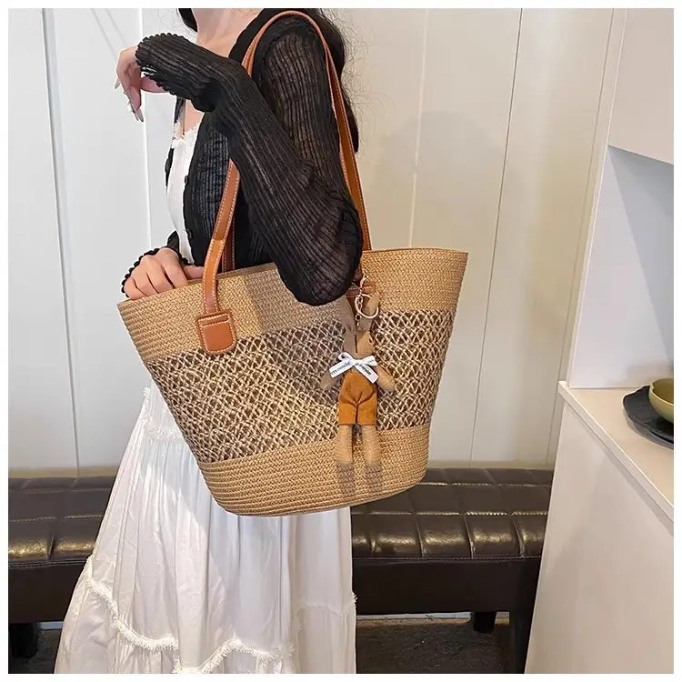 Women's Straw Vegetable Basket Bag with Tassel — feature 9